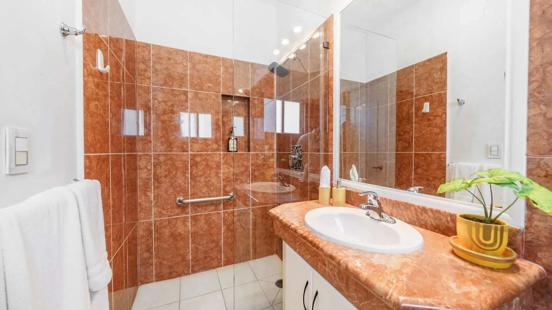 5 Bedroom Modern Villa With Private Pool - Great Location Cancun