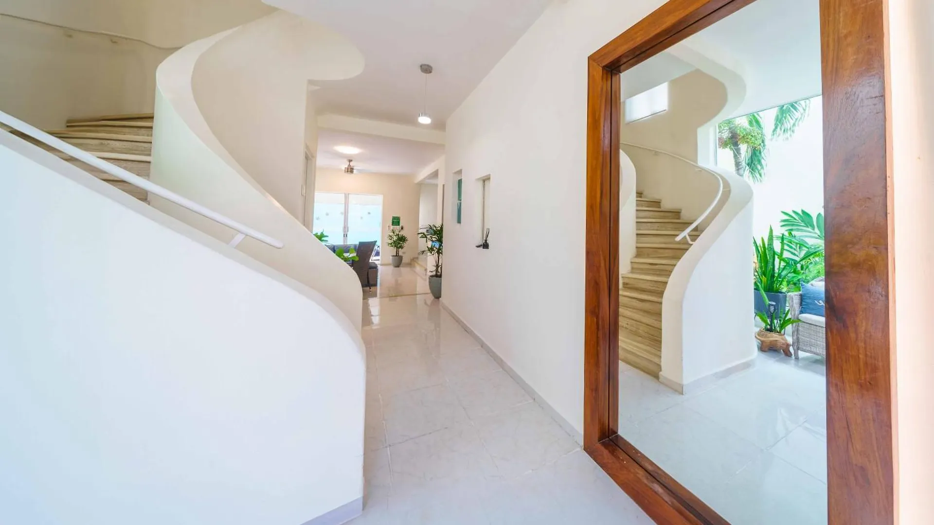 5 Bedroom Modern Villa With Private Pool - Great Location Cancun