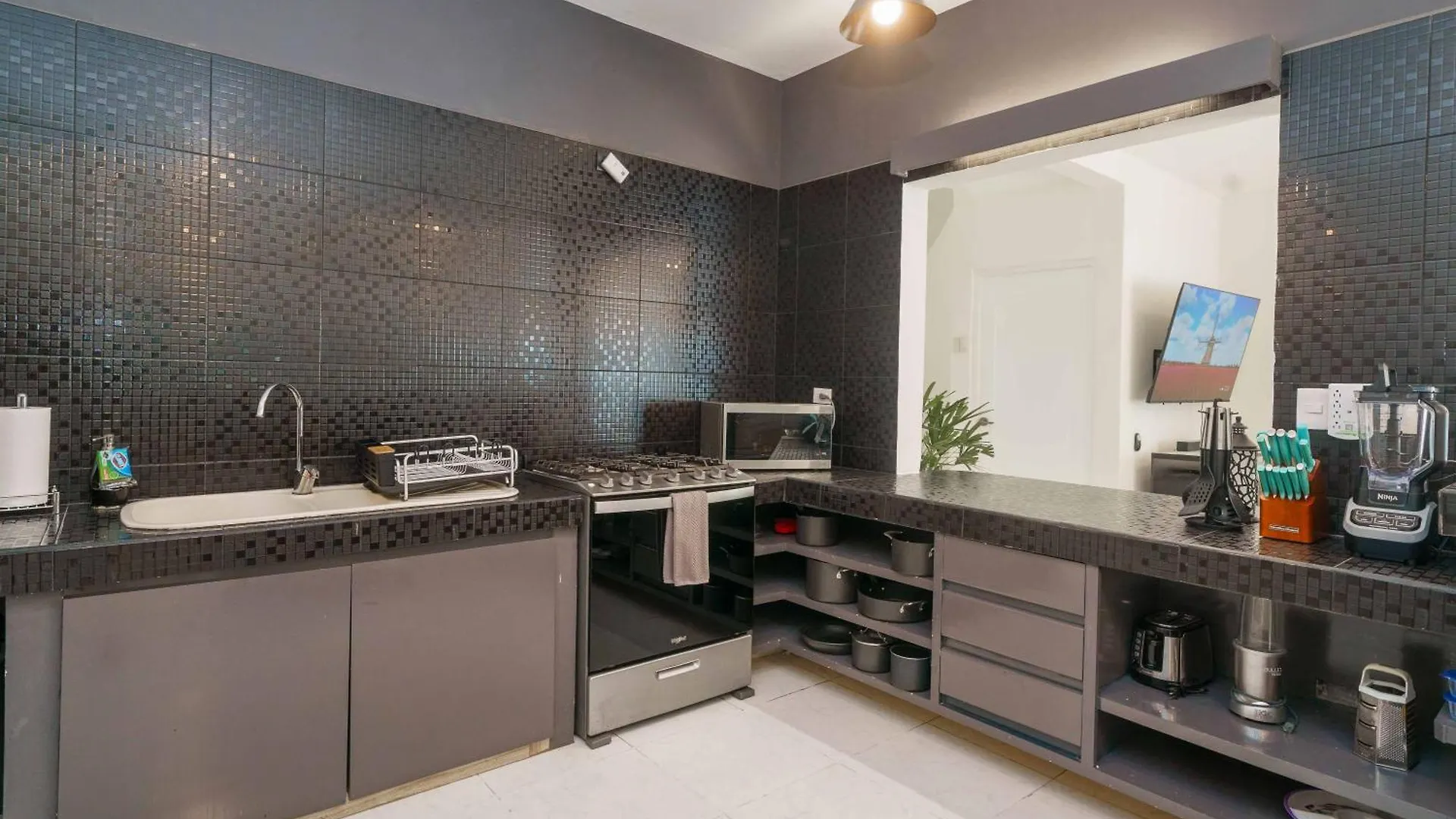 5 Bedroom Modern Villa With Private Pool - Great Location Cancun