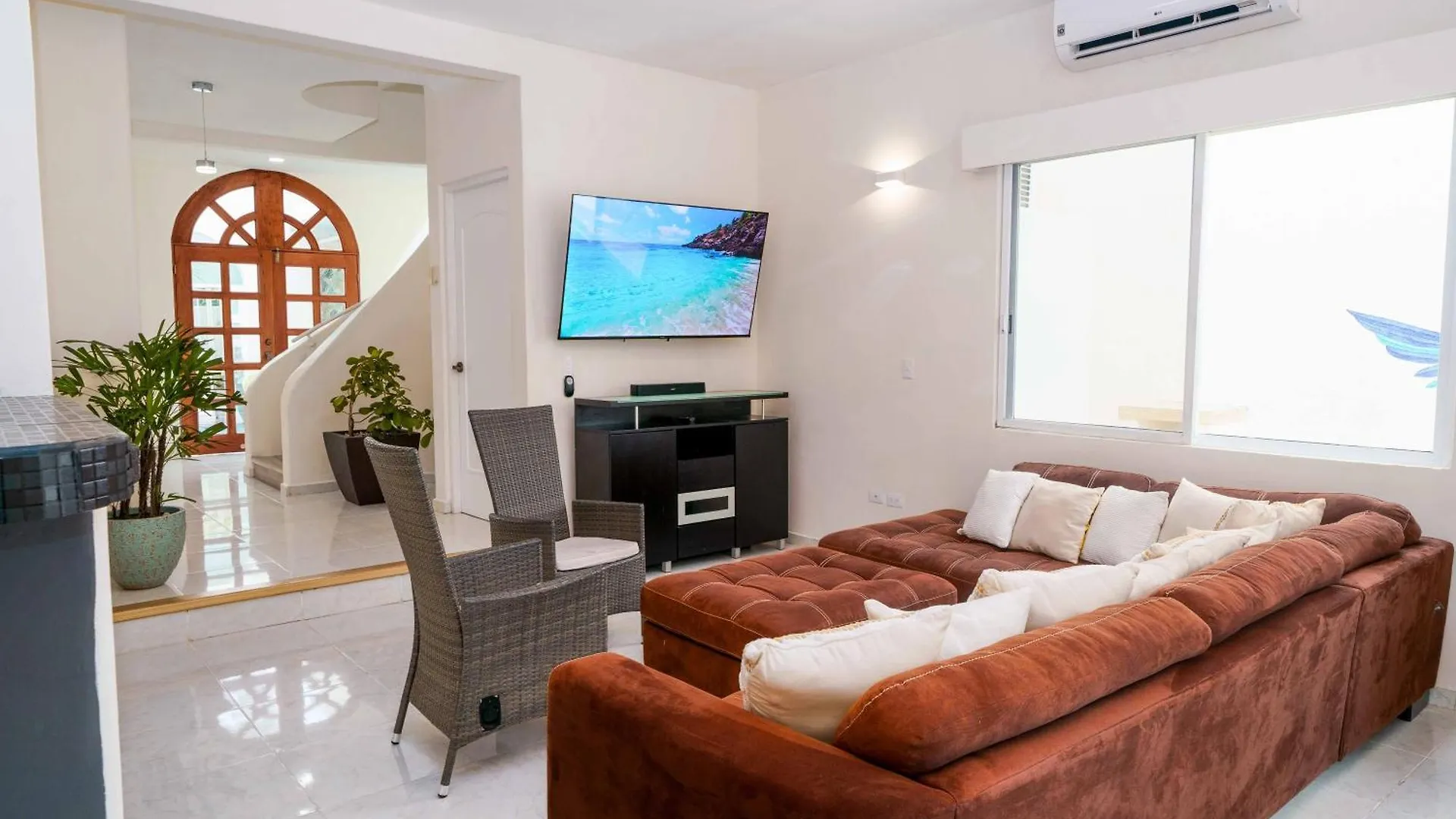 5 Bedroom Modern Villa With Private Pool - Great Location Cancun