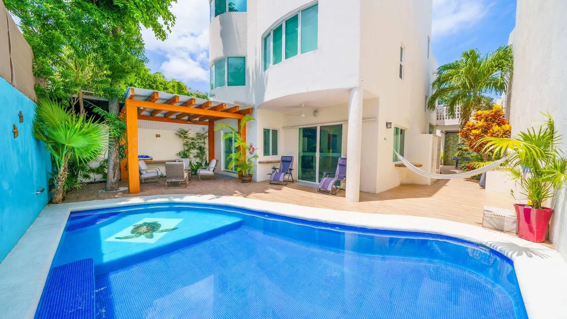 5 Bedroom Modern Villa With Private Pool - Great Location Cancun